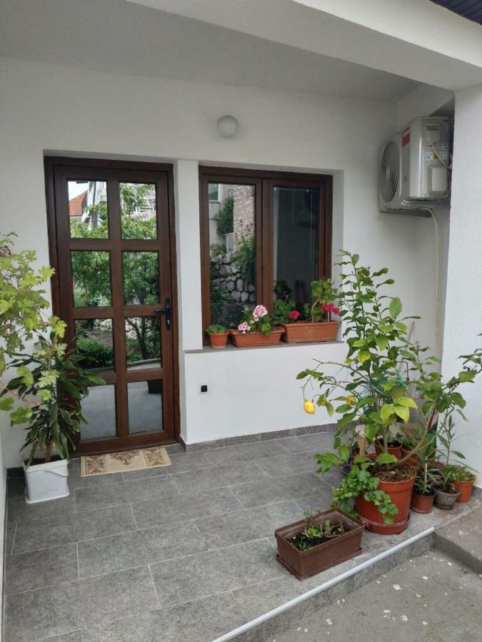 At George'S Apartments أوهغيد المظهر الخارجي الصورة